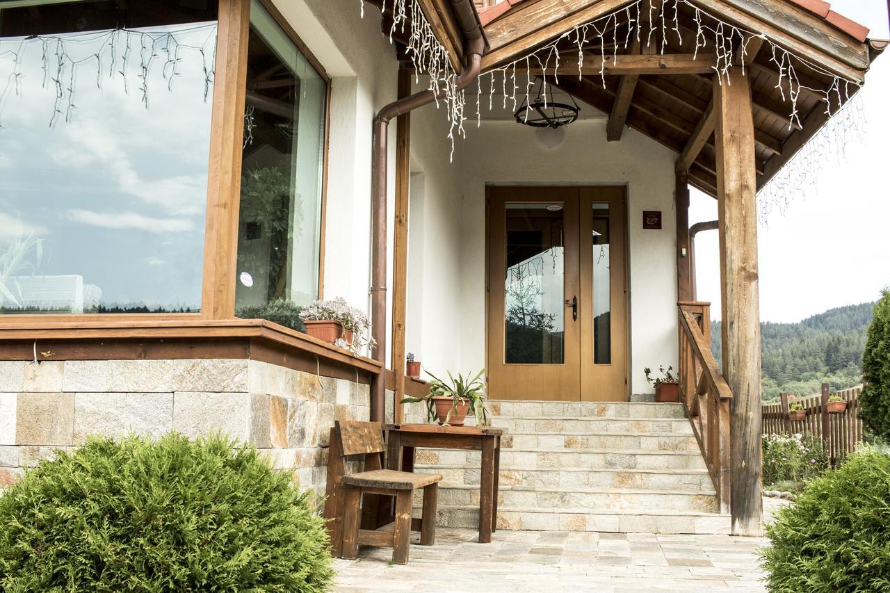 Boutique Hotel The White Pine サモコフ エクステリア 写真