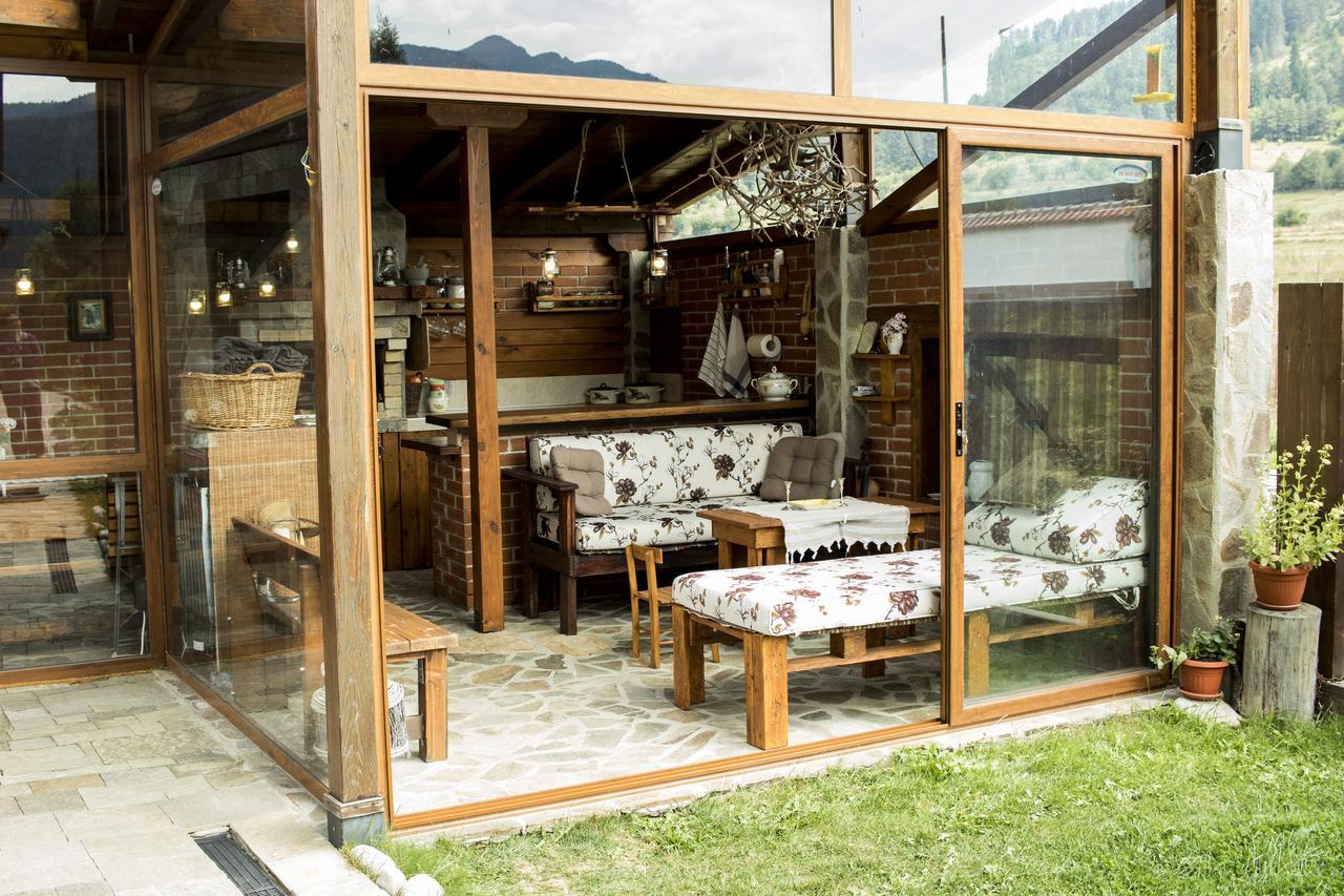 Boutique Hotel The White Pine サモコフ エクステリア 写真