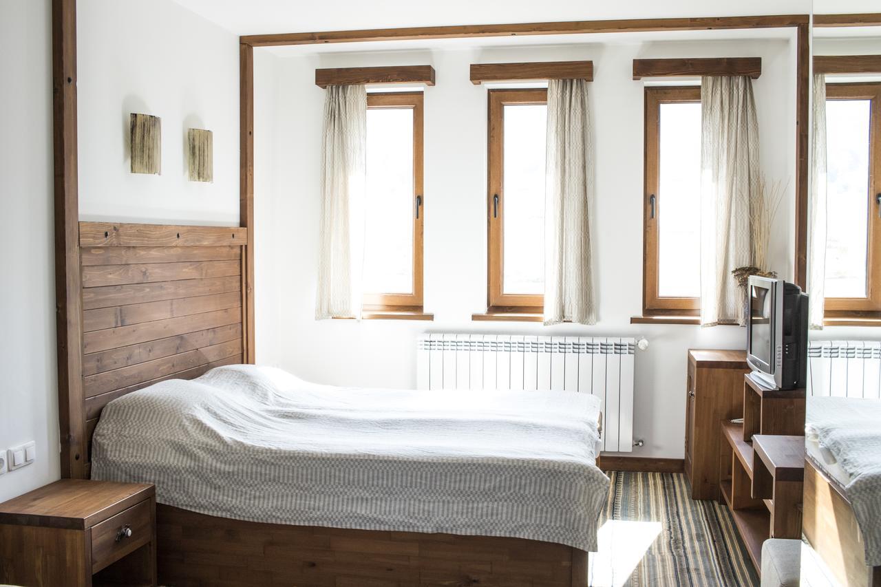 Boutique Hotel The White Pine サモコフ エクステリア 写真