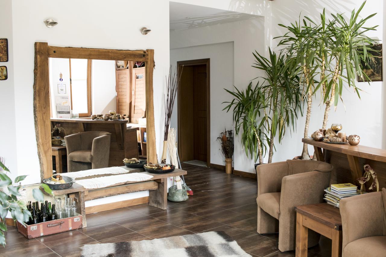 Boutique Hotel The White Pine サモコフ エクステリア 写真