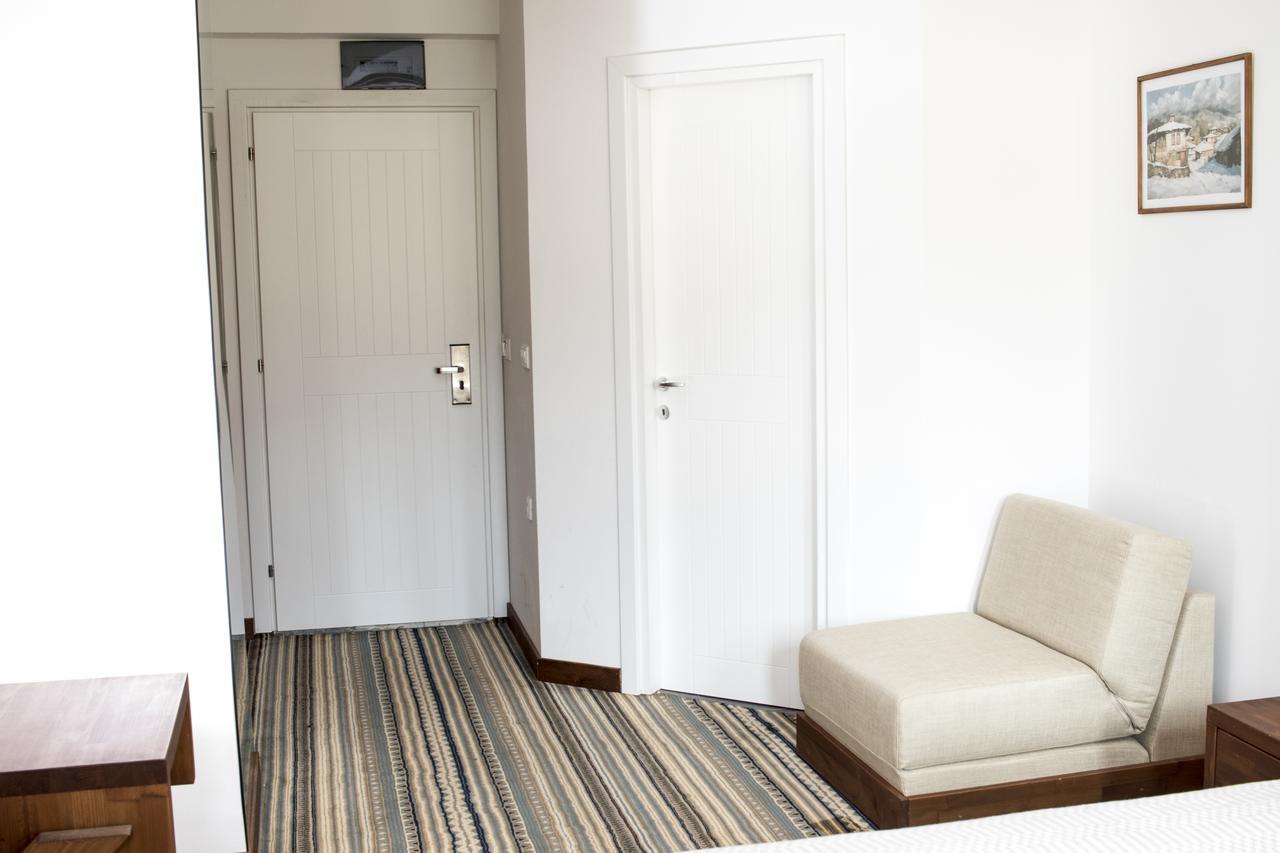 Boutique Hotel The White Pine サモコフ エクステリア 写真