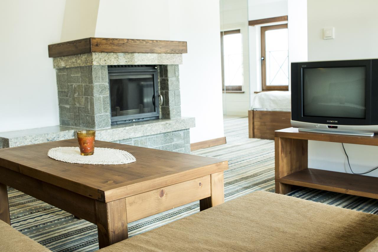 Boutique Hotel The White Pine サモコフ エクステリア 写真